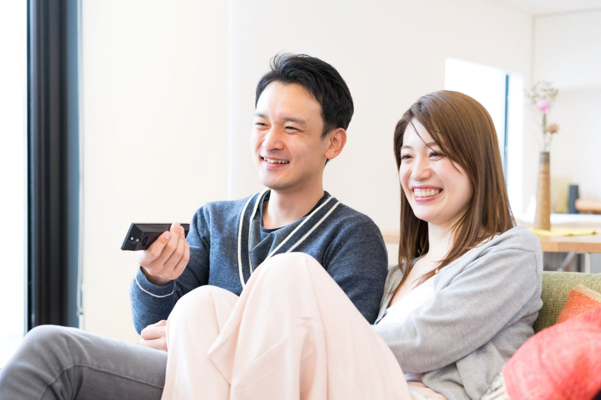 映像はやっぱりスマホより大画面がいいぞー！！プロジェクターのある